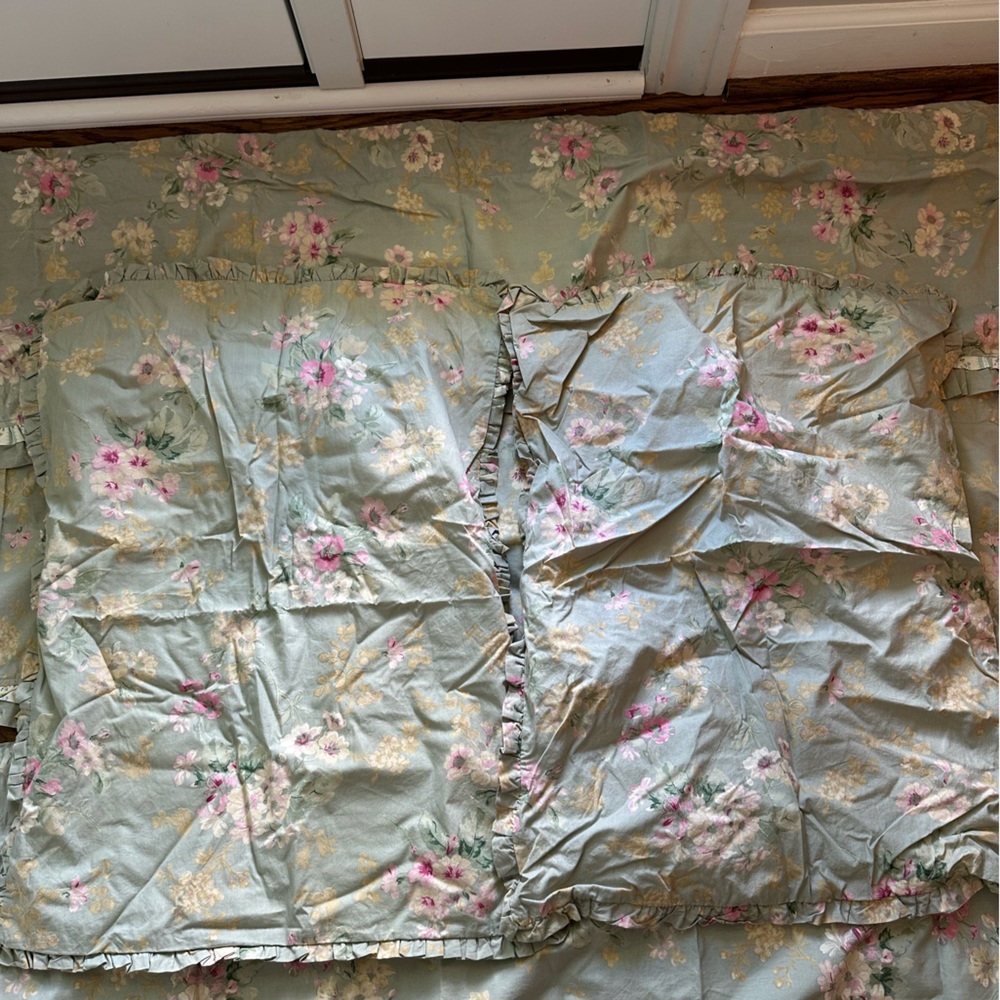 Vintage Liz Claiborne Penelope set of Standard Shams and (3) 70 inch valances